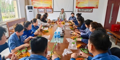 情暖助殘日  匠心繪芳華——眾一公司開展殘疾職工工藝品制作活動(dòng)